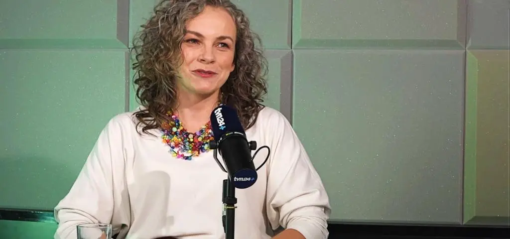 Uprzejmie donoszę o błędzie… Czy wypada poprawiać innych?