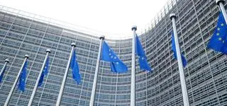 Jak zapadają decyzje, które zmieniają Europę? Zaglądamy za kulisy TSUE