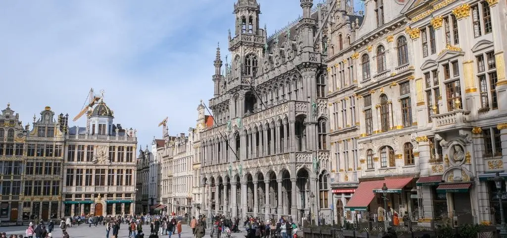 Miasto z betonu. Przewodnik po brukselskich remontach