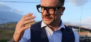"Zapowiadał wolną Polskę, a była szybka". Prześwietlamy wyczyny posła Mejzy