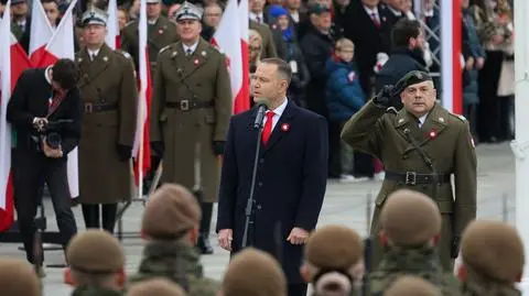W czym Karol Nawrocki wyprzedza Andrzeja Dudę?