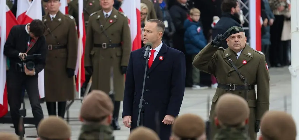 W czym Karol Nawrocki wyprzedza Andrzeja Dudę?