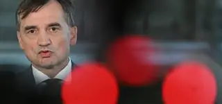 Co leci szybciej: czas czy Ziobro do Orbana?