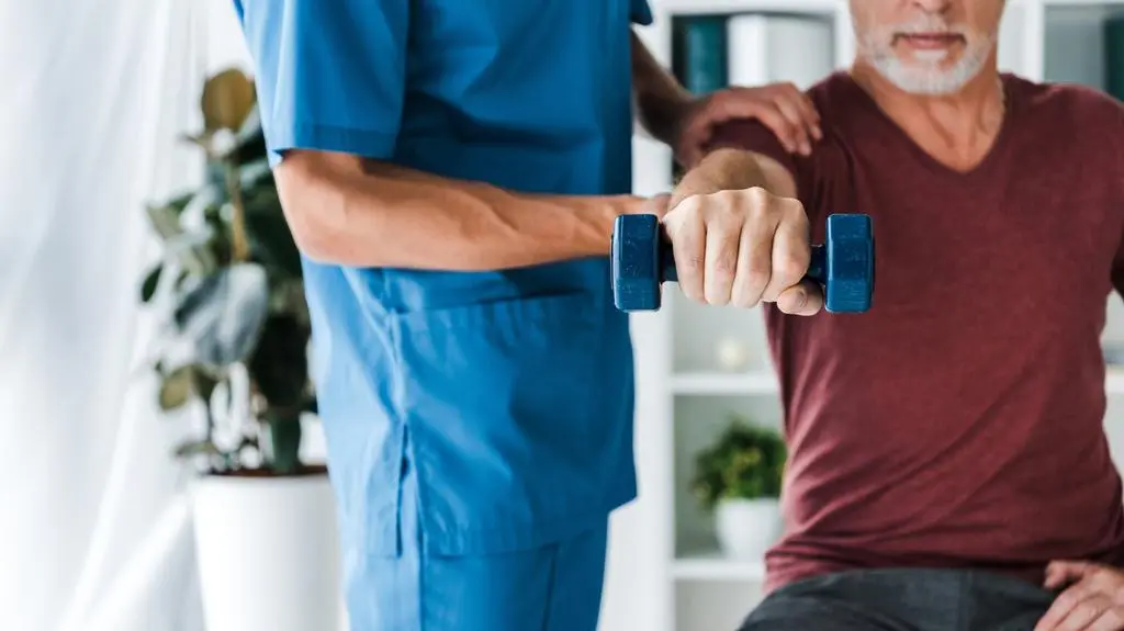 "Cztery dziury w mózgu". Jak (nie) rozmawiać o udarach