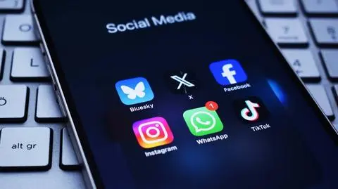 Boty, algorytmy, erotyka. Koniec social mediów, jakie znamy?