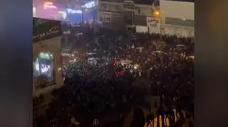 Strzały w Iranie. Trump zapowiada, że władze za to zapłacą