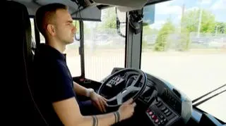 Postawił empatię ponad procedurami. Nie bez powodu jest najlepszym kierowcą MPK 
