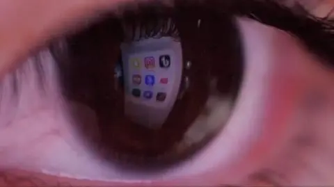 Każdy ma prawo zniknąć z internetu. Radzimy, jak to zrobić 