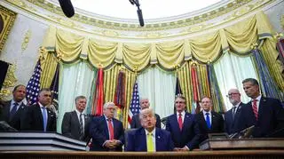 Miała być złota era USA. Jest "złoto udekorowany Gabinet Owalny"