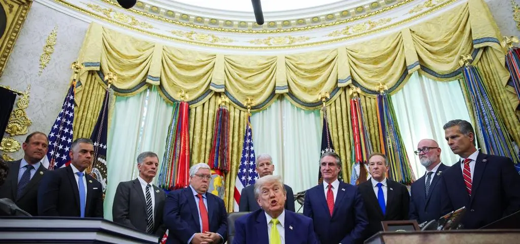 Miała być złota era USA. Jest "złoto udekorowany Gabinet Owalny"