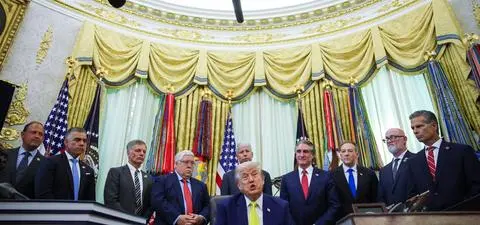 Miała być złota era USA. Jest "złoto udekorowany Gabinet Owalny"