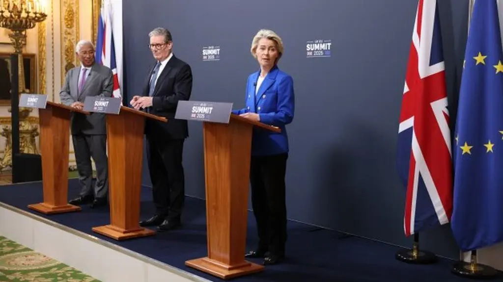 "Pierwszy tak bardzo ważny krok po brexicie". Co oznaczają podpisane porozumienia?