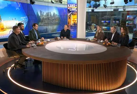 "Zastanawiają się" nad wyjściem z partii. "Decyzja w ciągu najbliższych dni"
