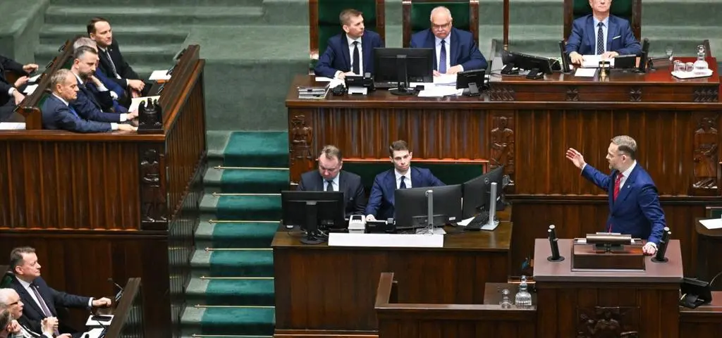 Szef MON do Boguckiego: oczekujemy jutro wpływów z zysków NBP