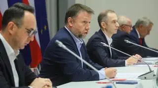Kierwiński o "kolejnej trudnej nocy" i reprymenda w sprawie fakenewsów