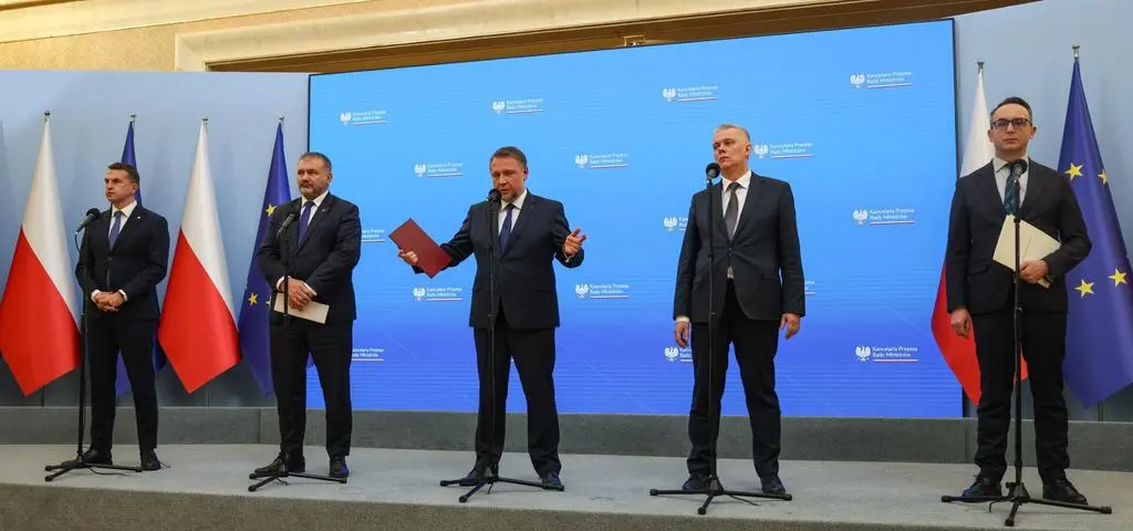 Dywersja na torach. Siemoniak: zlecenie obcych służb bardzo prawdopodobne