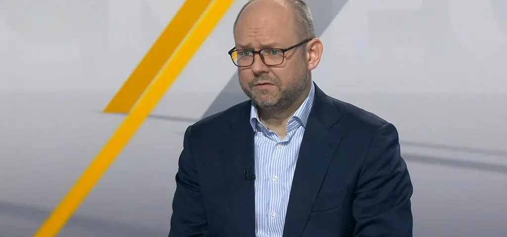 Przydacz o cenach paliw: można zrobić wiele, ale chce się wojować z prezydentem