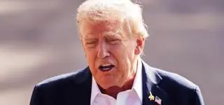 "Pękły kajdany, które sam sobie nałożył Donald Trump"