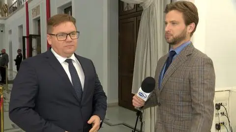 Kto dociera do Sejmu pociągiem, a kto samochodem?