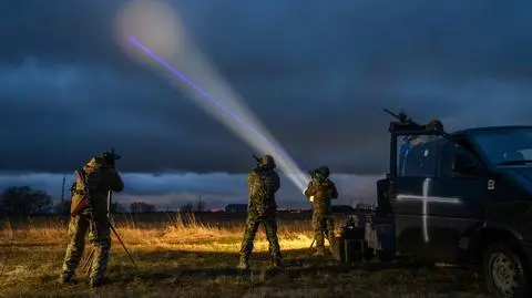 "Latają, żeby cię zabić". Śmiercionośna technologia, którą Rosjanie zalewają Ukrainę
