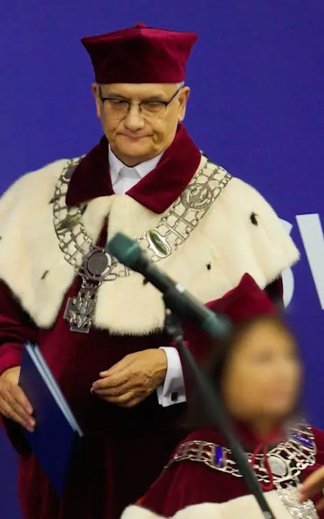 Ksiądz, pani Emilia i mieszkanie