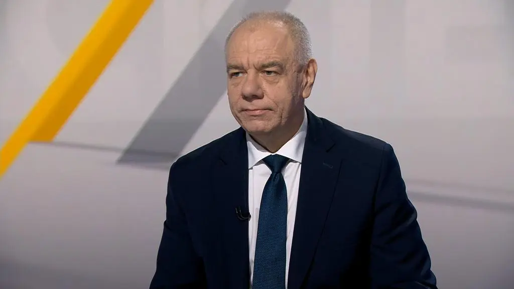 Jacek Sasin puścił się poręczy