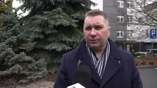 Przemysław Czarnek w rozkroku