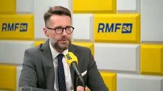Metoda przyklejania na ślinę
