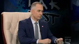 Wiceminister obrony ma spakowany plecak ewakuacyjny? "Nie daje pan dobrego przykładu"