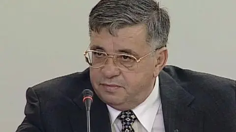 Afery, które wstrząsnęły Polską: 30 milionów za zmianę ustawy, Lew Rywin i grupa trzymająca władzę