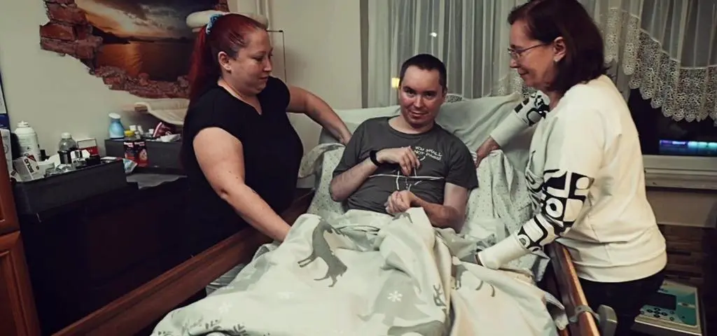 "Lekarze mówili, że Michał nie przeżyje". Czad odebrał mu zdrowie, dziś ostrzegają innych