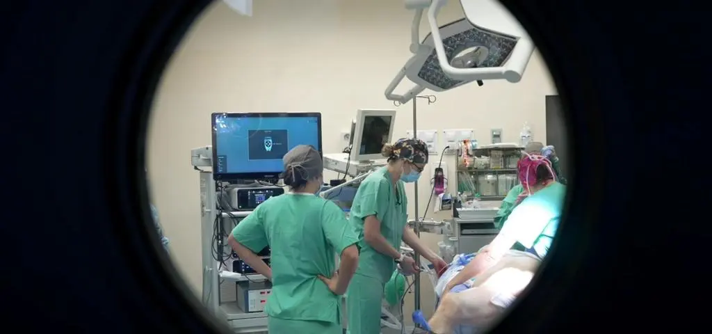 Usłyszała: pani operuje, czy tylko papiery robi? Polska rzeczywistość chirurżek