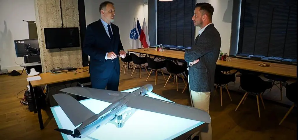 Mały dron kontra F-35 za miliardy. Kto naprawdę ma przewagę w powietrzu?