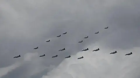 Amerykanie i Koreańczycy w widowiskowej formacji. Wspólny pokaz siły lotniczej