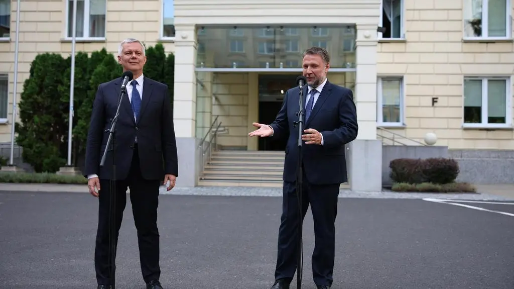 Tomasz Siemoniak i Marcin Kierwiński przed MSWiA
