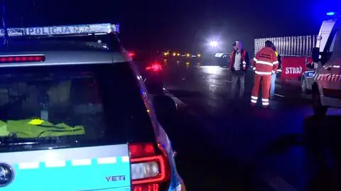 Wypadek na autostradzie. Nie żyją 19-latka i 23-latek. Policja szuka świadków