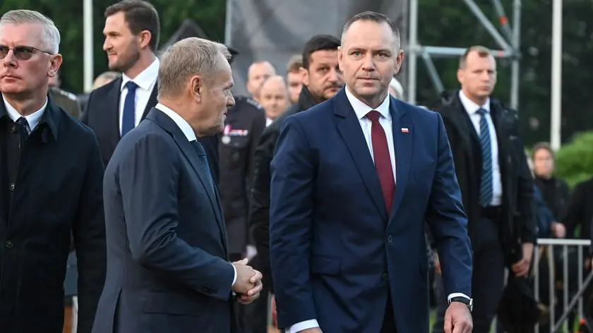 Spór Tuska z Nawrockim. Wkracza Siemoniak, pokazał dokument