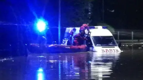 Zalany samochód straży pożarnej