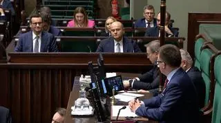 Szymon Hołownia i Mateusz Morawiecki w Sejmie