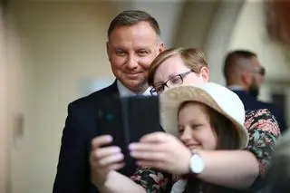 Andrzej Duda pozował do zdjęć na Wawelu