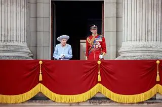 Królowa Elżbieta II na paradzie Trooping the Colour w 70-lecie jej panowania