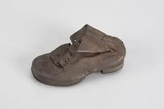 The little shoe belonged to a 4-year-old Czech Jewish girl Věra Vohryzková