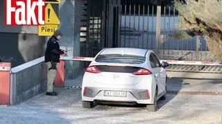 Samochód z Kamińskim wjeżdża do Pałacu Prezydenckiego