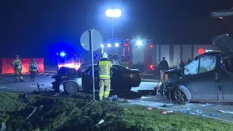 Zderzenie dwóch aut. Nie żyje jedna osoba, osiem jest rannych