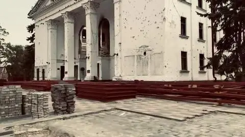 Zniszczony teatr w Mariupolu (28