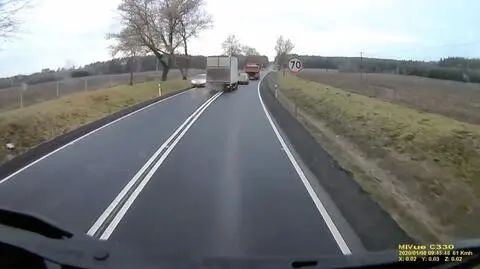 Kierowca musiał "uciec" na pobocze 