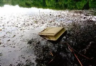 Gdy wody opadają, jezioro odsłania mroczne tajemnice. Wkrótce dowiedzą się o nich wszyscy