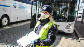 Część Polaków wraca do kraju autokarami