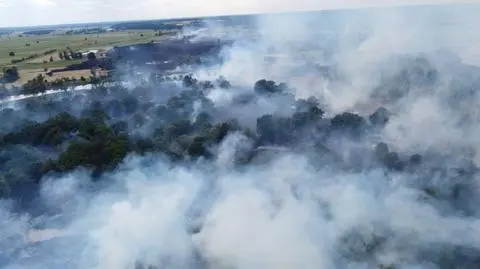 Płonęło blisko 200 hektarów łąk, strażacy walczyli z ogniem ponad 36 godzin