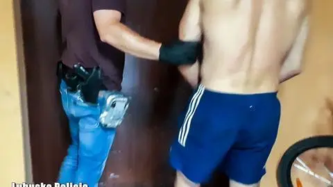 Uderzył w pojazd nauki jazdy, przystanek, zaparkowane auta i uciekł. Szukali go trzy dni